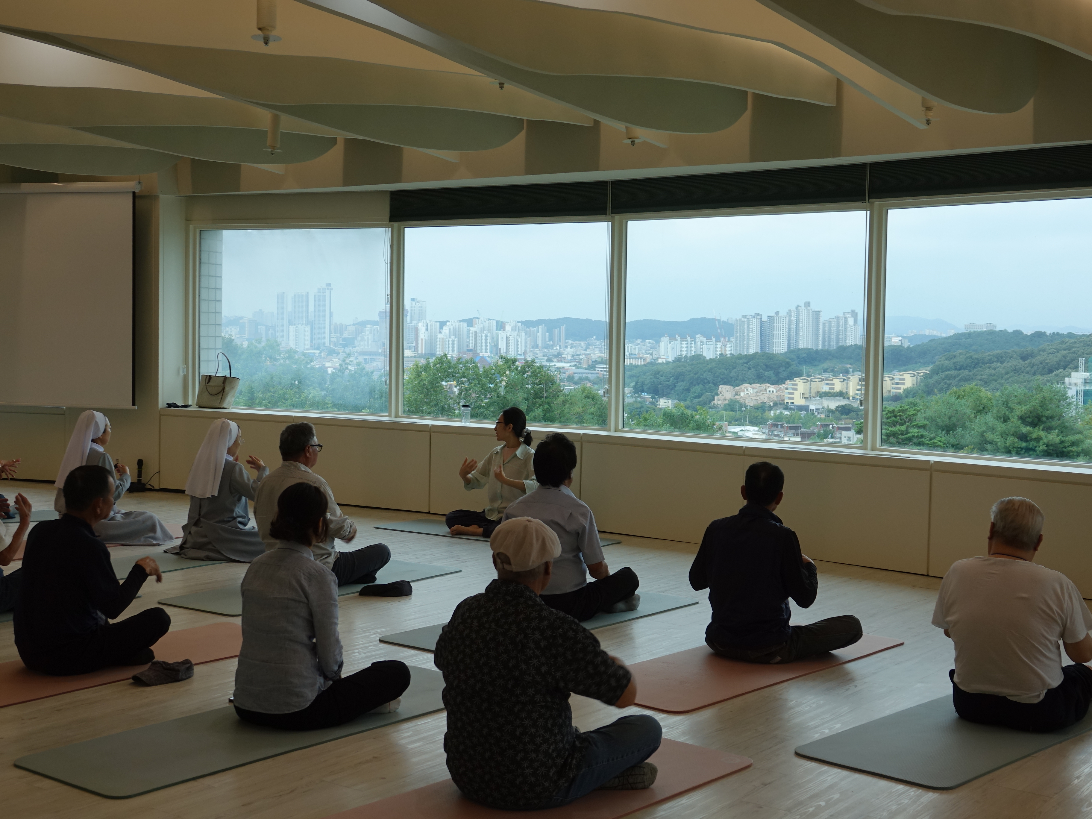 지역사회 공헌을 위한 <마음챙김수업> 특별과정 운영